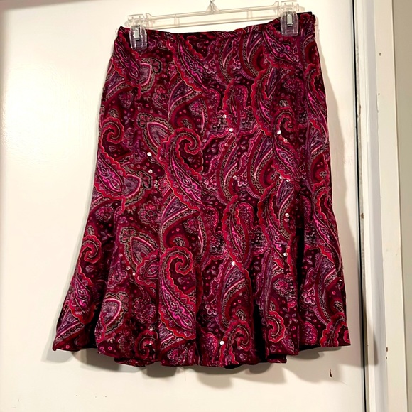LOFT Dresses & Skirts - Loft by Ann Taylor paisley print skirt for women with built in lining. Size 4P